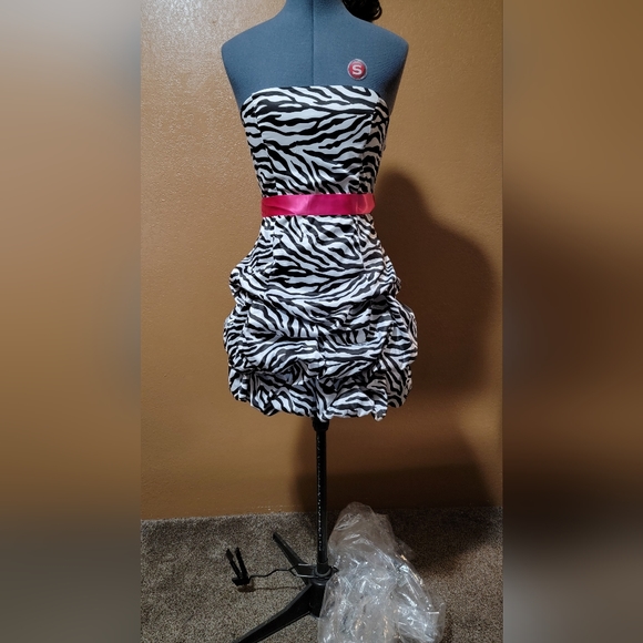 Strapless animal print dress - Picture 2 of 6